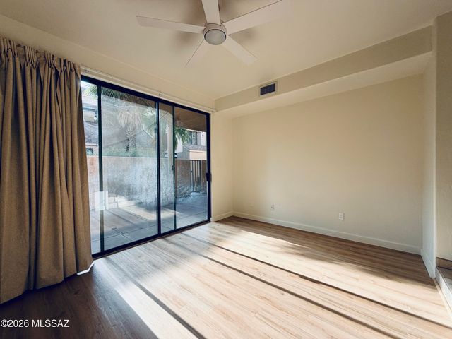 5675 N Camino Esplendora Apt 5126, Tucson, AZ 85718