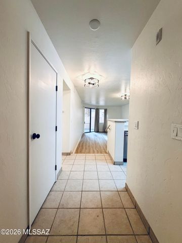 5675 N Camino Esplendora Apt 5126, Tucson, AZ 85718