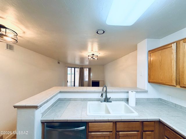 5675 N Camino Esplendora Apt 5126, Tucson, AZ 85718