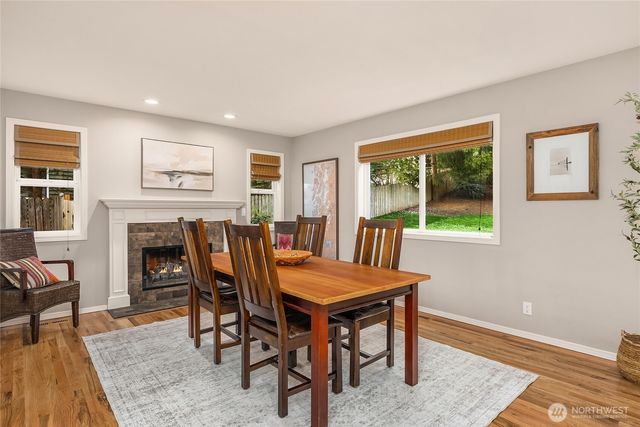 8450 Jennie Avenue NE, Bainbridge Island, WA 98110