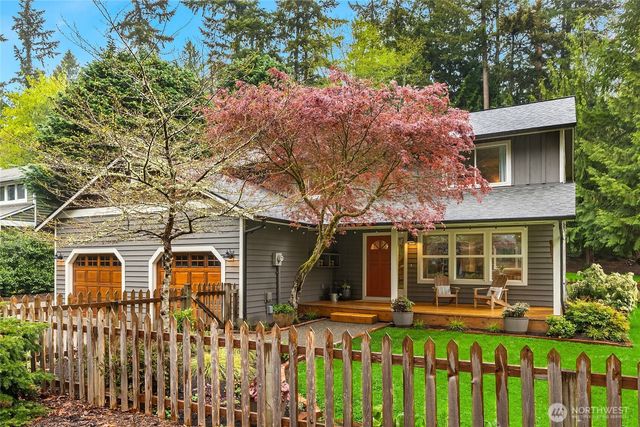 8450 Jennie Avenue NE, Bainbridge Island, WA 98110