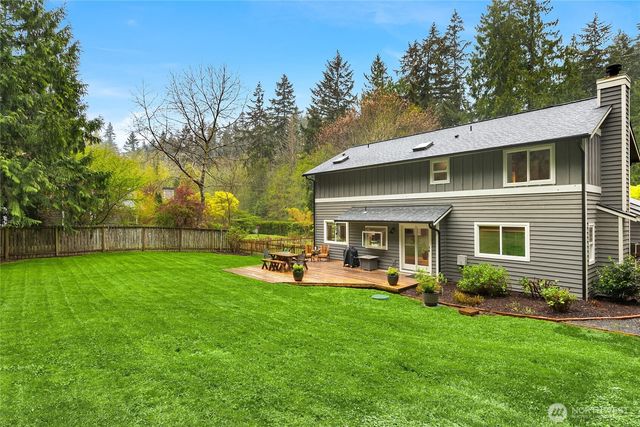 8450 Jennie Avenue NE, Bainbridge Island, WA 98110