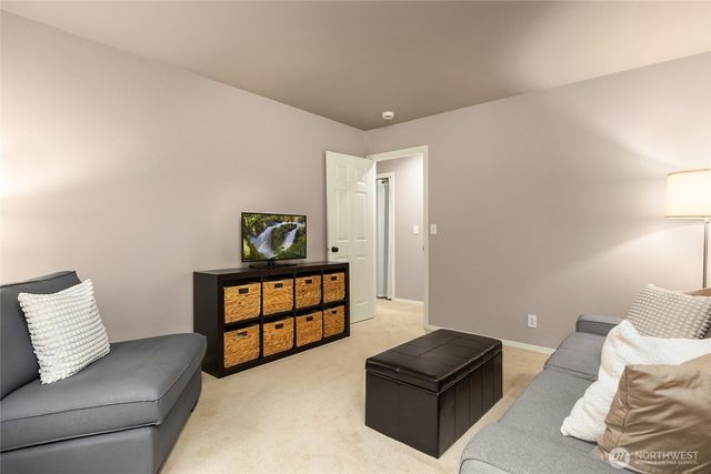 8450 Jennie Avenue NE, Bainbridge Island, WA 98110