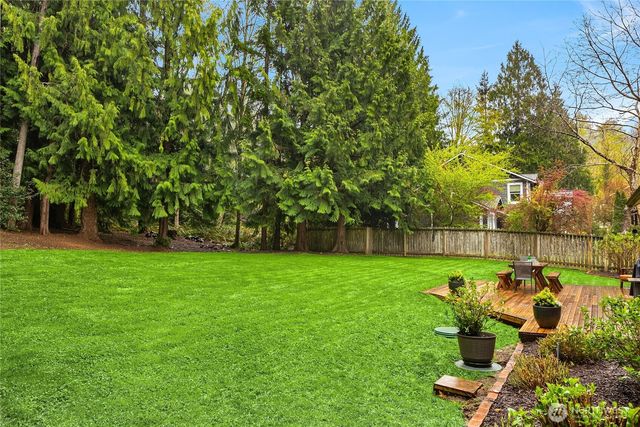 8450 Jennie Avenue NE, Bainbridge Island, WA 98110