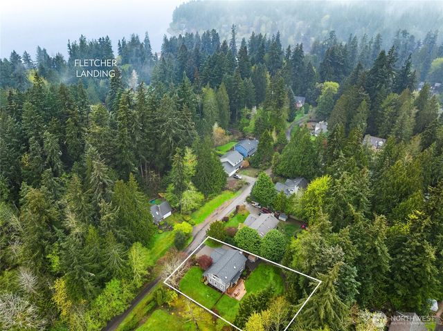 8450 Jennie Avenue NE, Bainbridge Island, WA 98110