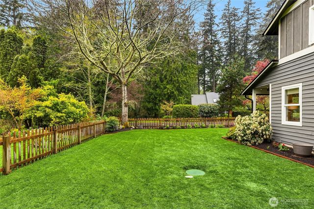 8450 Jennie Avenue NE, Bainbridge Island, WA 98110