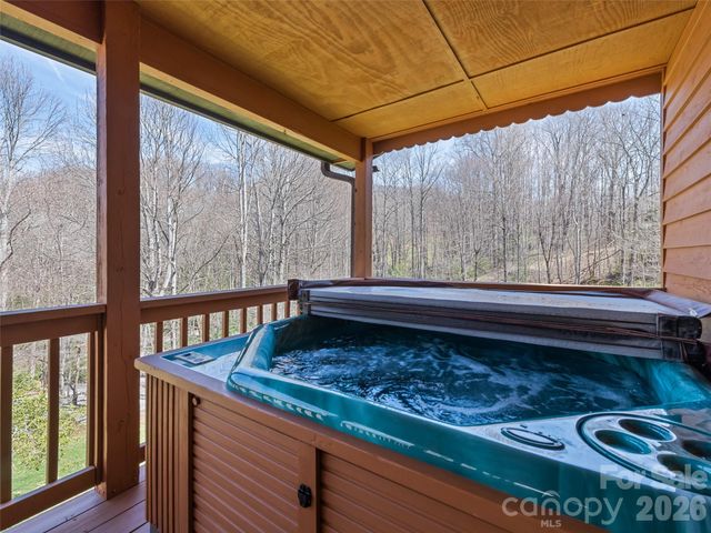 89 Stump Lane, Maggie Valley, NC 28751