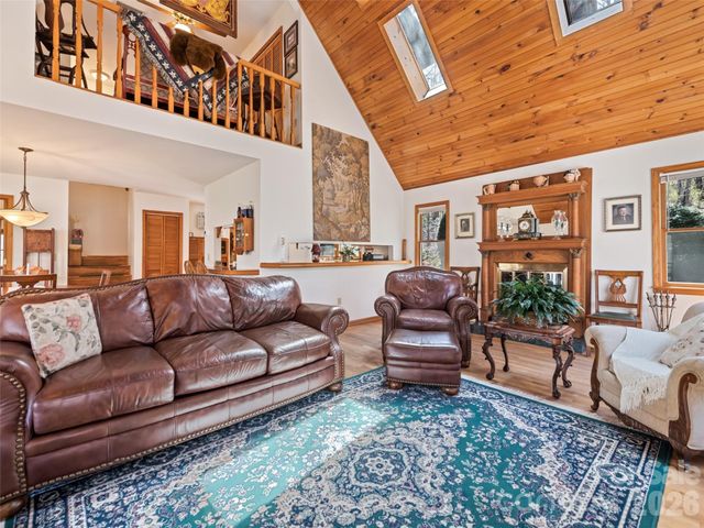 89 Stump Lane, Maggie Valley, NC 28751
