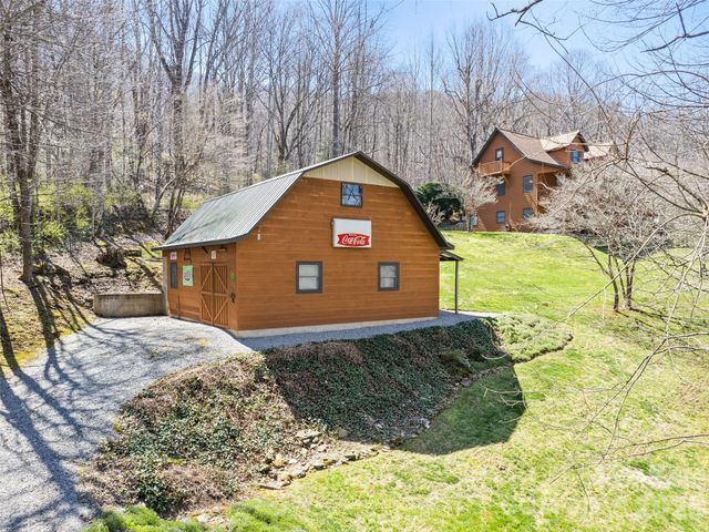 89 Stump Lane, Maggie Valley, NC 28751