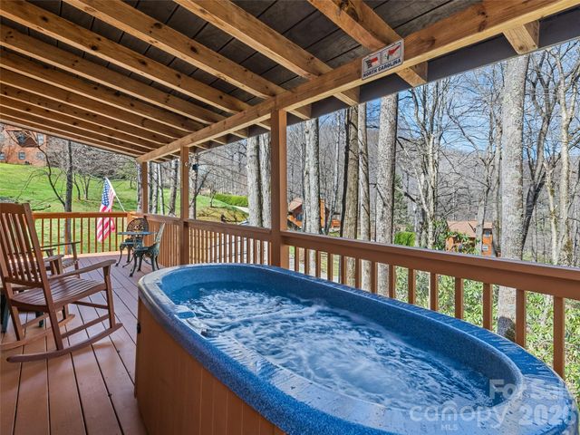 89 Stump Lane, Maggie Valley, NC 28751