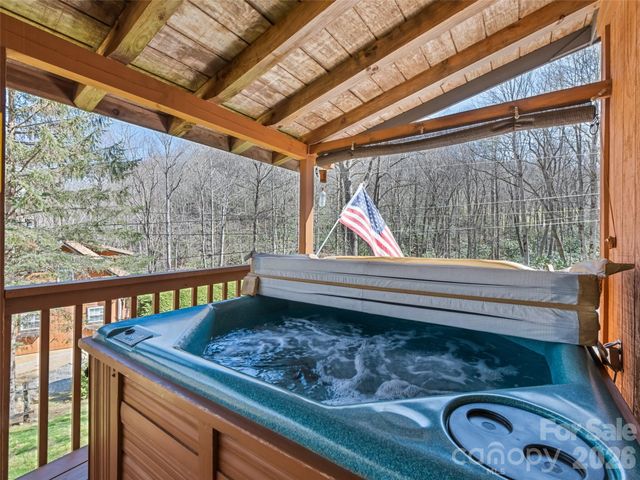 89 Stump Lane, Maggie Valley, NC 28751