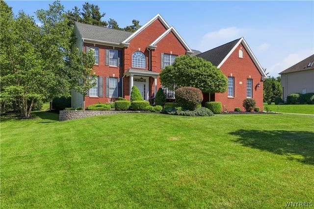 5 Kingfisher Court, Orchard Park, NY 14127