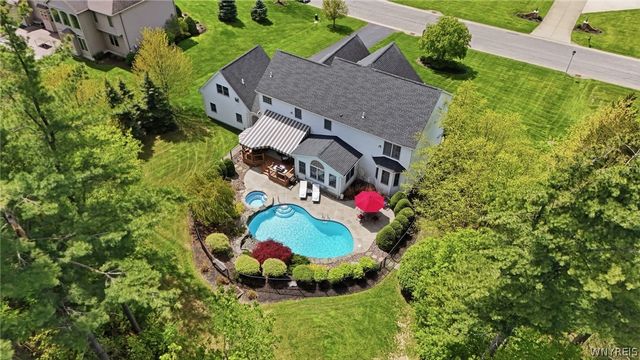 5 Kingfisher Court, Orchard Park, NY 14127