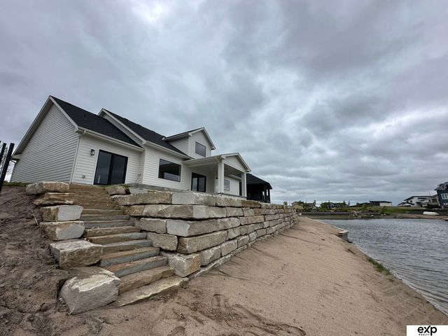 28574 Jessie Circle, Valley, NE 68064