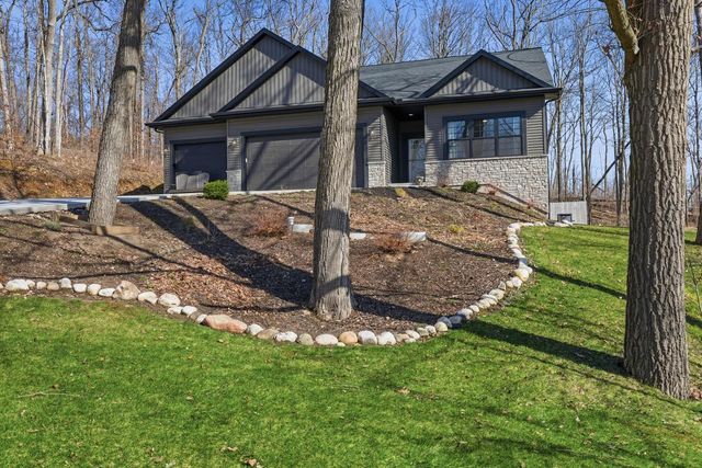 W433 Helen LANE, Campbellsport, WI 53010