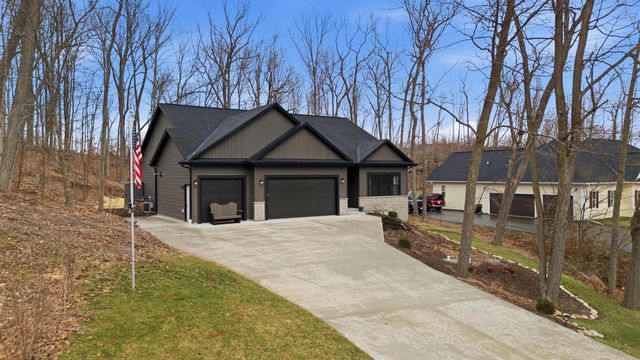 W433 Helen LANE, Campbellsport, WI 53010