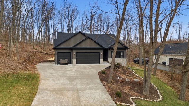W433 Helen LANE, Campbellsport, WI 53010