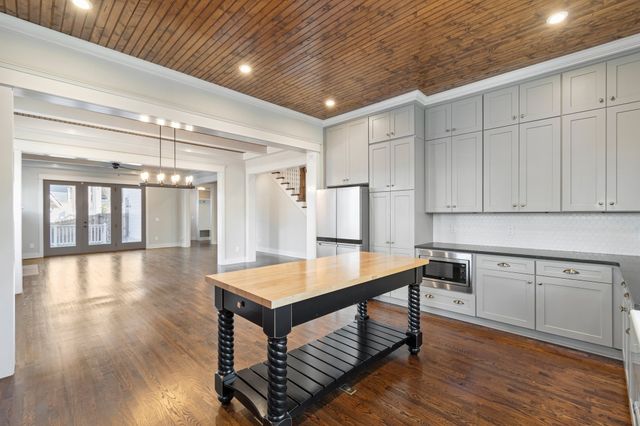 3358 Acklen Ave, Nashville, TN 37212