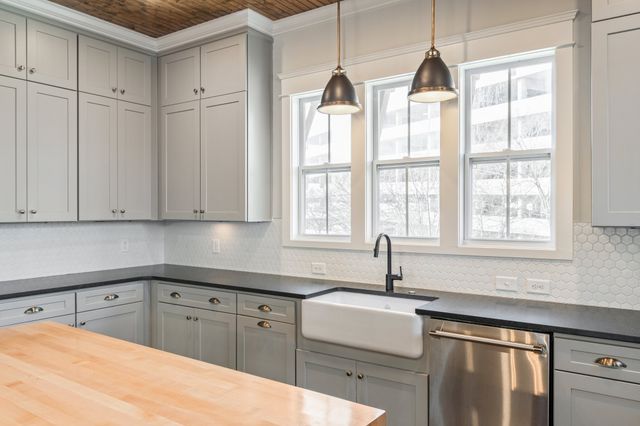 3358 Acklen Ave, Nashville, TN 37212