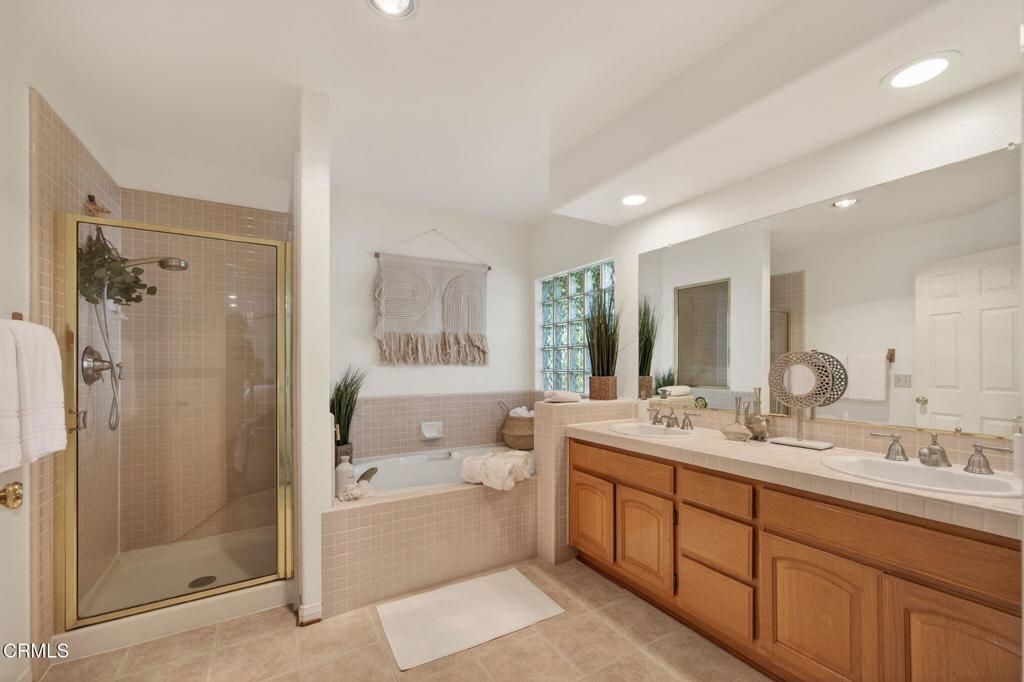 Image 19 of property listing at 2177 Eastridge Trail, Oxnard, CA 93036