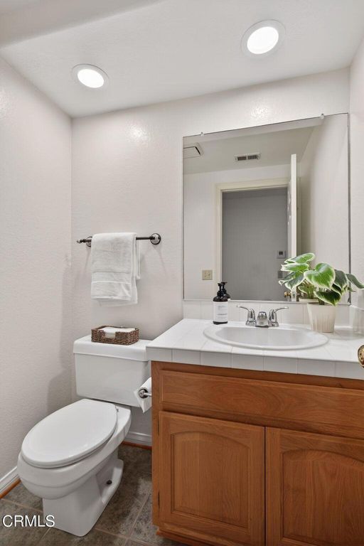 Image 8 of property listing at 2177 Eastridge Trail, Oxnard, CA 93036