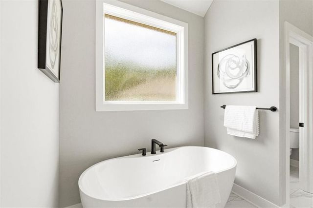 7007 N Kirkwood Avenue, Kansas City, MO 64151