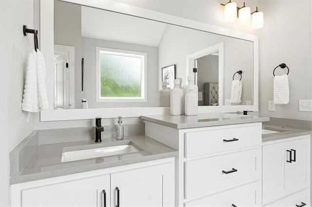 7007 N Kirkwood Avenue, Kansas City, MO 64151