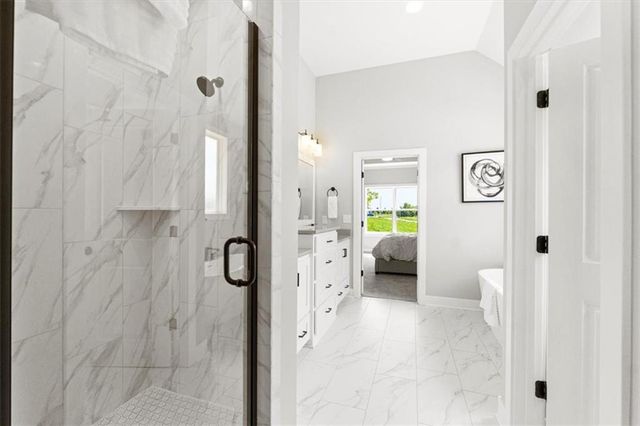 7007 N Kirkwood Avenue, Kansas City, MO 64151