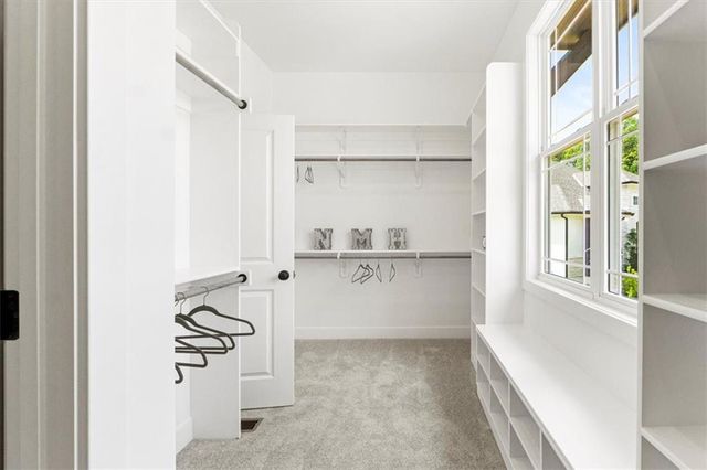 7007 N Kirkwood Avenue, Kansas City, MO 64151