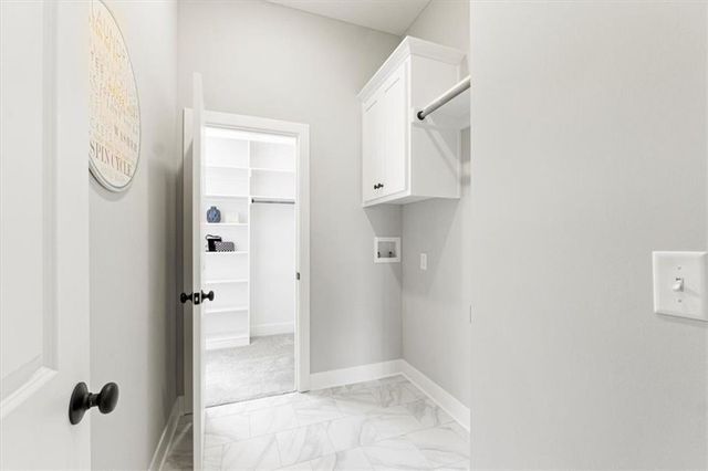 7007 N Kirkwood Avenue, Kansas City, MO 64151