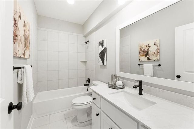 7007 N Kirkwood Avenue, Kansas City, MO 64151