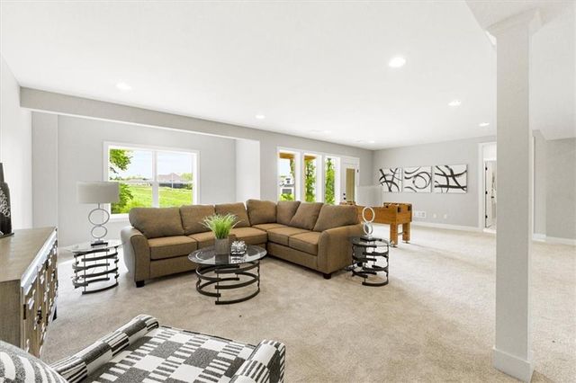 7007 N Kirkwood Avenue, Kansas City, MO 64151