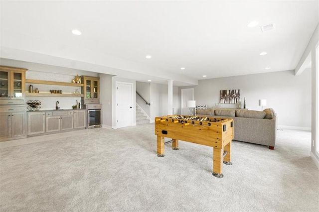 7007 N Kirkwood Avenue, Kansas City, MO 64151