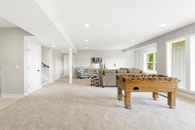 7007 N Kirkwood Avenue, Kansas City, MO 64151