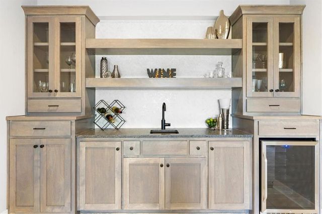 7007 N Kirkwood Avenue, Kansas City, MO 64151