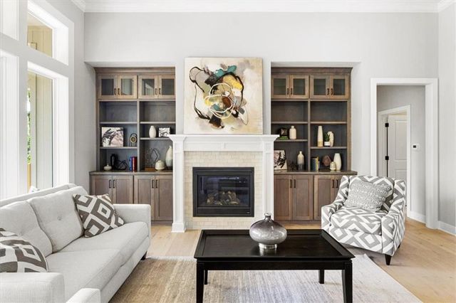 7007 N Kirkwood Avenue, Kansas City, MO 64151