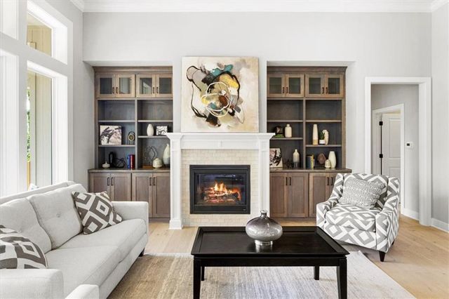 7007 N Kirkwood Avenue, Kansas City, MO 64151