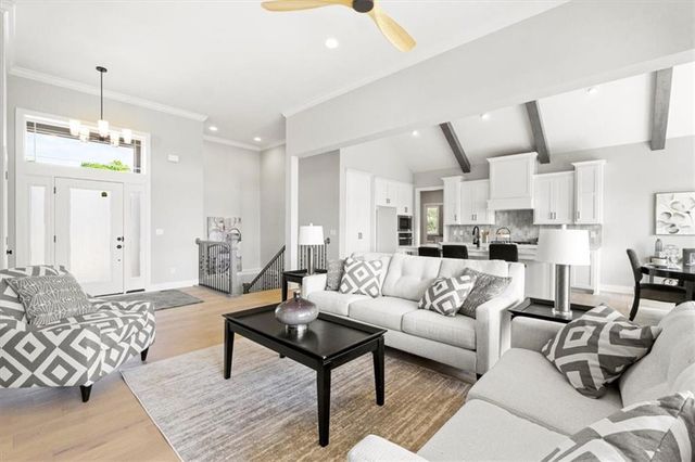 7007 N Kirkwood Avenue, Kansas City, MO 64151