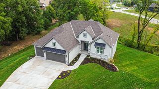 7007 N Kirkwood Avenue, Kansas City, MO 64151