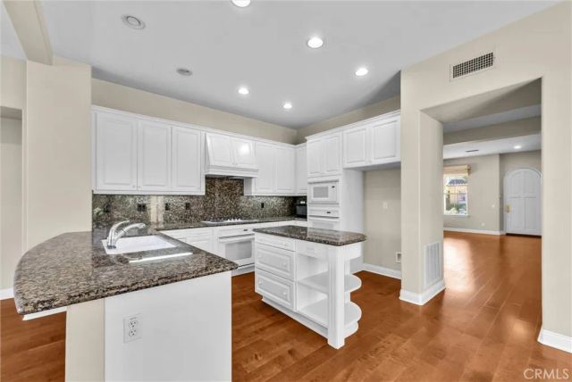 23 Carpenteria, Irvine, CA 92602