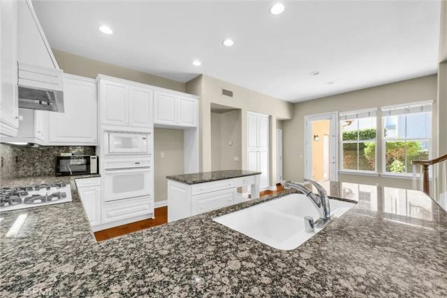 23 Carpenteria, Irvine, CA 92602