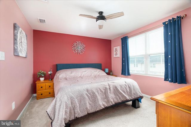 33 SEBAGO PL, Martinsburg, WV 25403