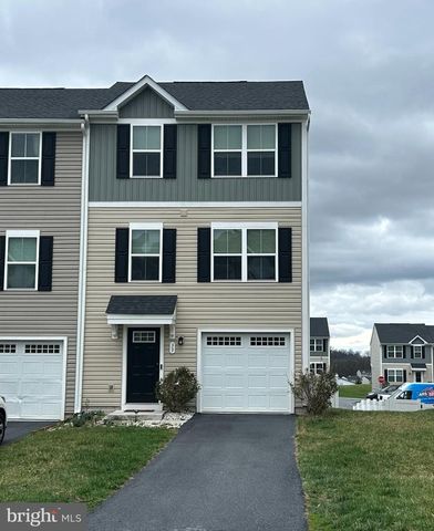 33 SEBAGO PL, Martinsburg, WV 25403