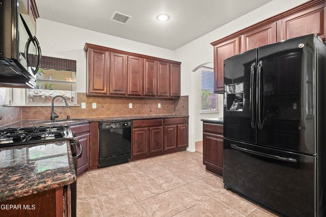 7271 CAMINO DEL SOL Drive, El Paso, TX 79911