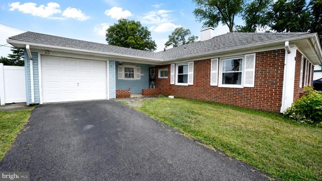 8 MARBLESTONE LN, Willingboro, NJ 08046