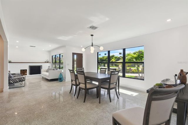 301 AURORA STREET E, Venice, FL 34285