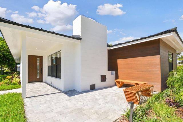 301 AURORA STREET E, Venice, FL 34285