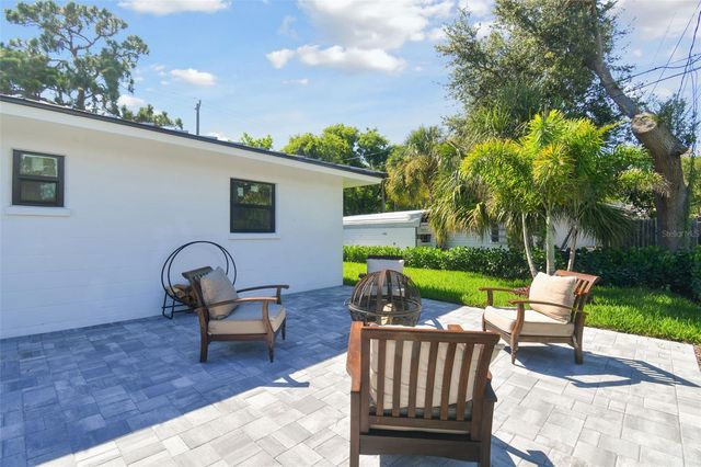 301 AURORA STREET E, Venice, FL 34285