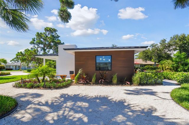 301 AURORA STREET E, Venice, FL 34285