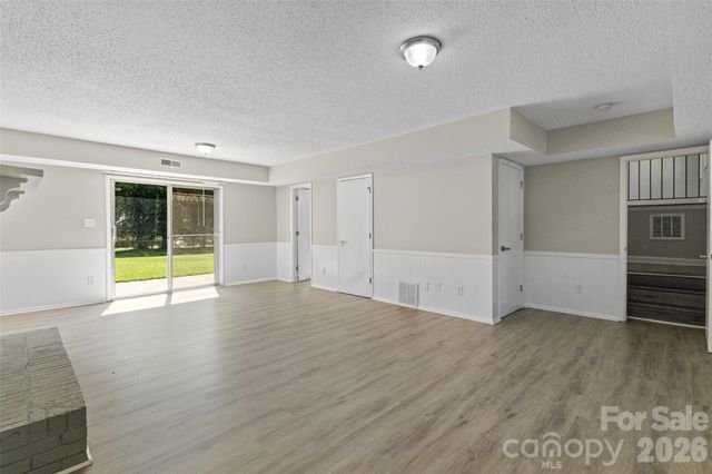 7100 Covecreek Drive, Charlotte, NC 28215